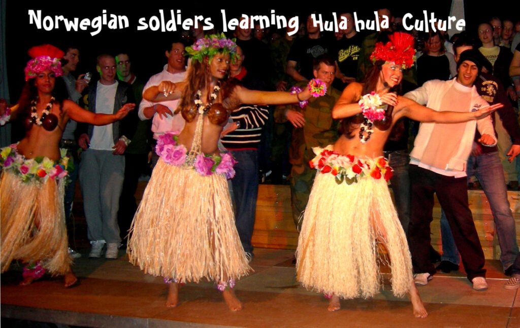 Norwegien Soldiers learnign Hul Hula